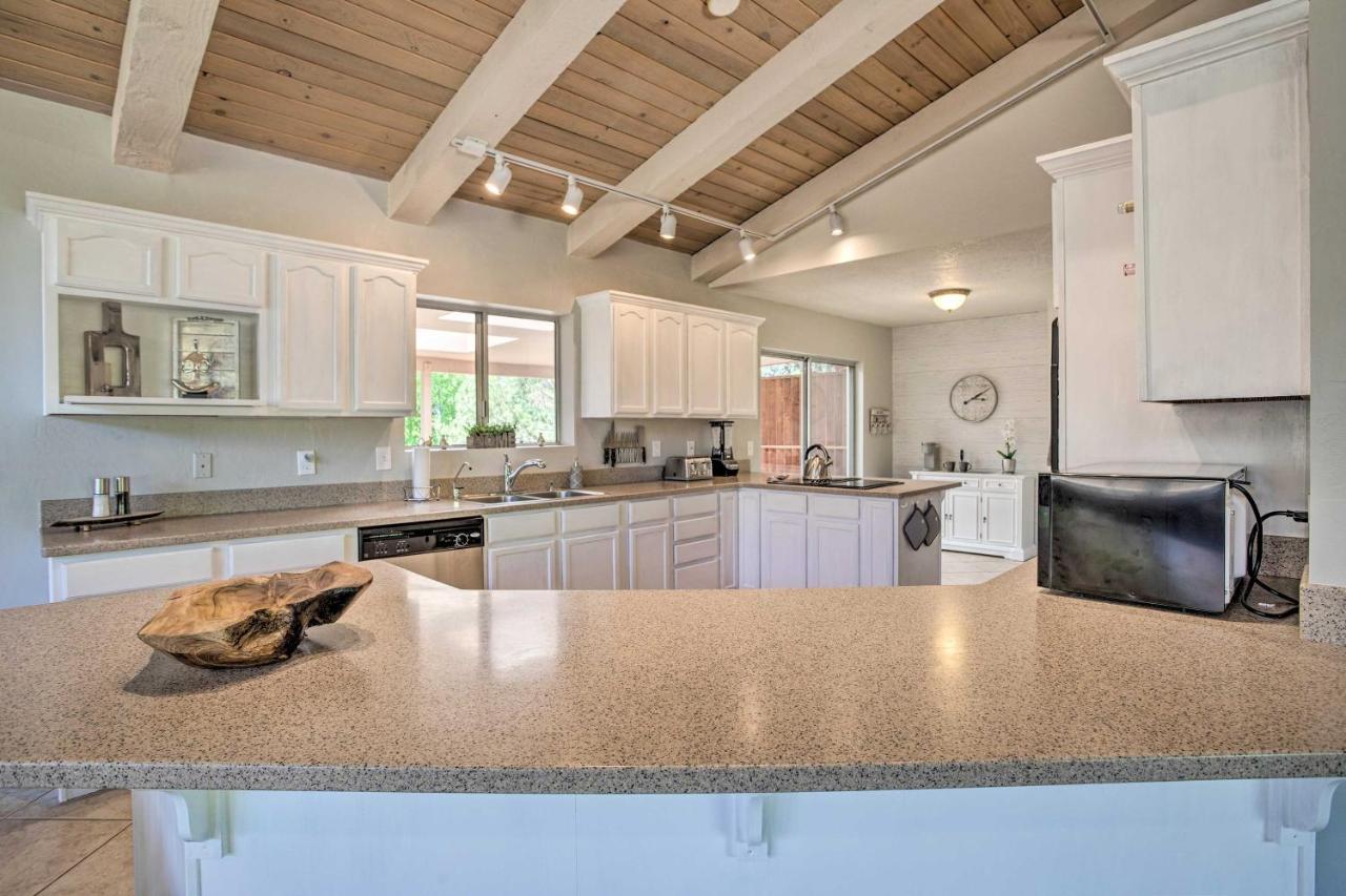 Sedona Hideaway With Swim Spa And Private Tavern! Exteriör bild