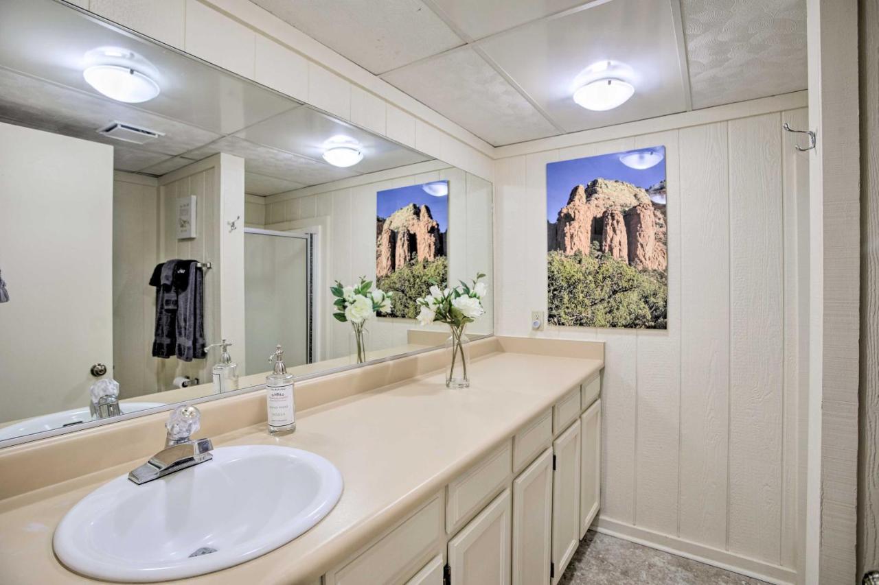 Sedona Hideaway With Swim Spa And Private Tavern! Exteriör bild